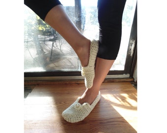 Crochet PATTERN - Simply Pretty Women's Slippers (sizes 5-6, 7-8, 9-10, 11-12)