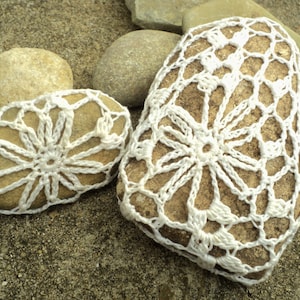 Willow Rocks - PDF NUR MUSTER-- Häkelspitze überzogen Fluss Felsen und kleine Räume Zen Garten Rechen