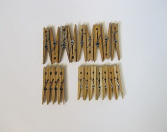 Vintage Wooden Clothespins (20), Spring Action Type, Vintage Laundry Room, Display, Collect, Upcycle, Craft Supply