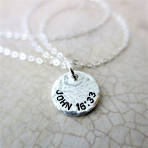 Personalisierte Bibel-Vers-Halskette in Sterlingsilber | Jeremia 29:11 | Biblischer Schmuck | Geschenk für Christiane | Geschenk für Religiöse