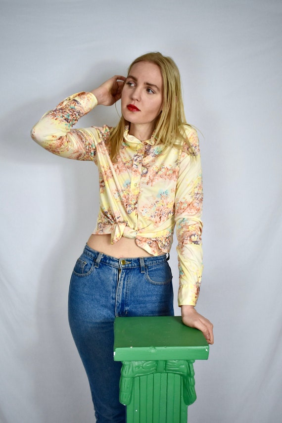 Vintage 1970s Novelty Print Shirt Rabbits in Field