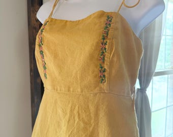 Vestido floral bordado a mano (talla pequeña)