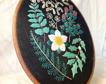 Diseño de bordado de collage de hojas florales