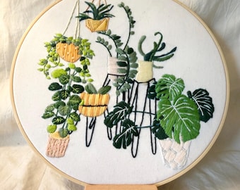 Bordados hechos a mano con plantas de interior
