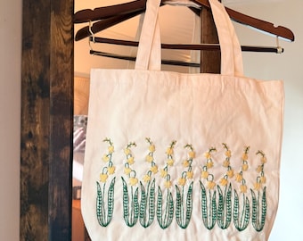 Bolso tote floral bordado a mano