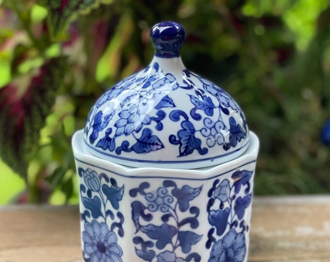 Mann's Seymour Pottery Canister, China Blue Canister, Blue and White