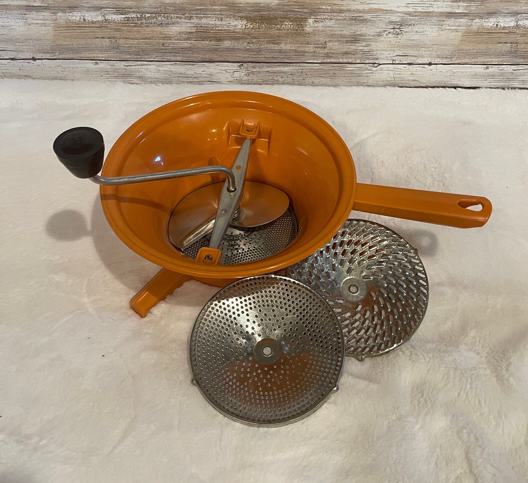 Moulin Legumes No.2, Food Mill, Made in France by Moulinex,three Blades  Metal Orange Plastic, Vintage 1970's -  India