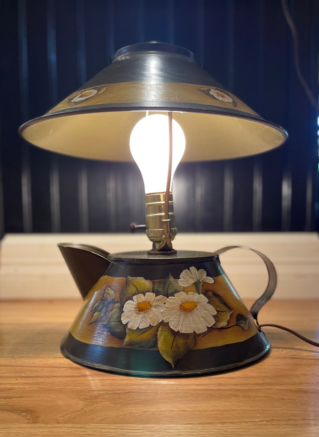 Early American Style Tole Painted Metal Faux Tea Kettle Lamp Etsy