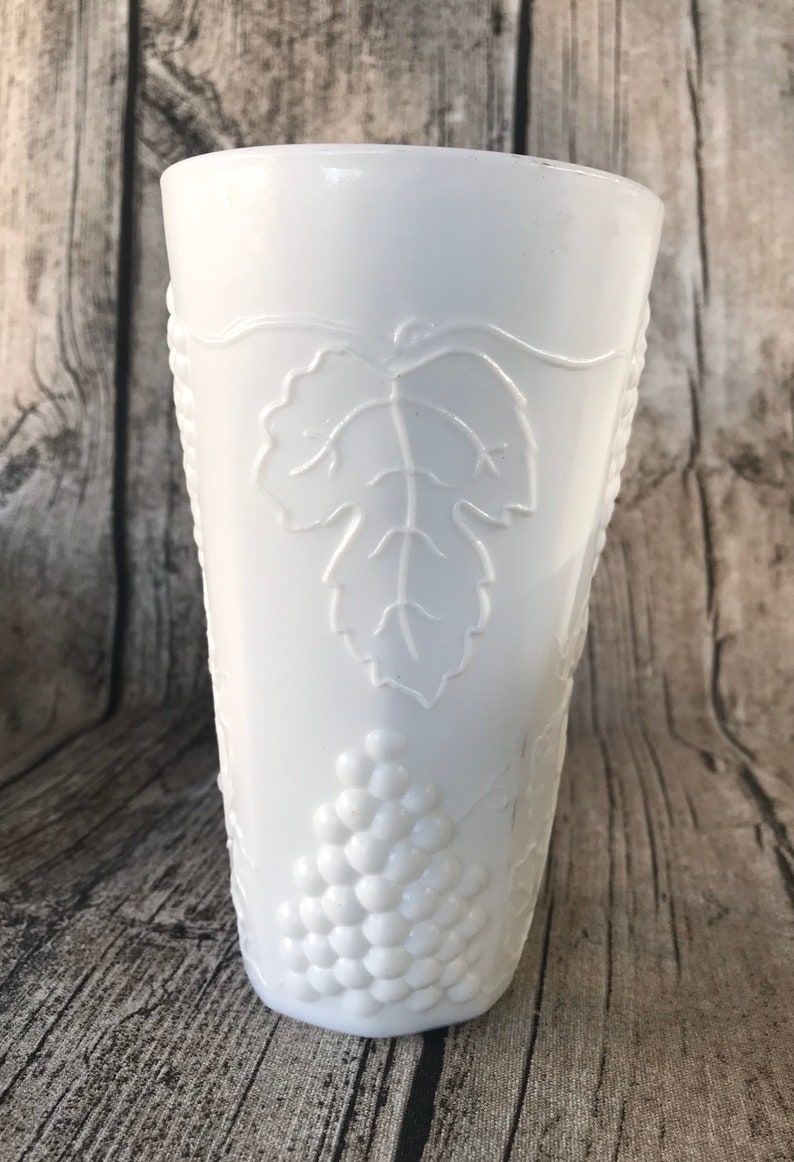 Set of 6 Large Milk Glass Water GlassTumbler Grape Vine Design Colony Harvest