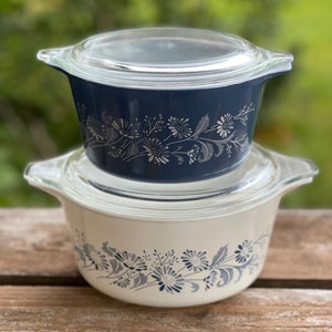 Pyrex Colonial Mist Round Cinderella Casseroles with Lids  474-B 1.5 L, 473-B 1L