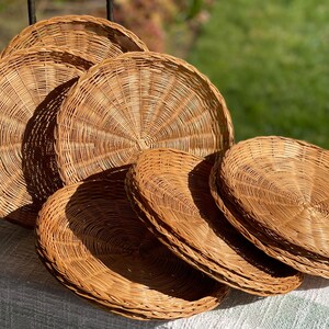 JUEGOS de 6 portaplatos de papel de mimbre, cargadores de platos pequeños, juegos de 6