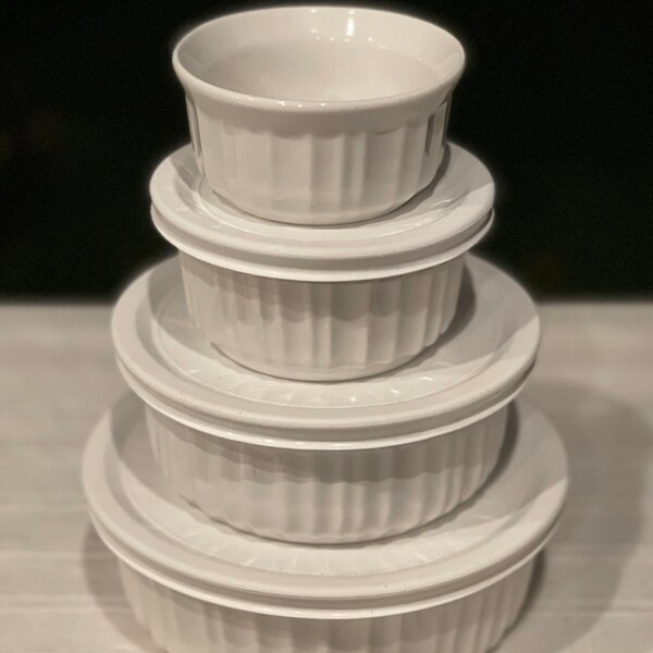 Corning Ware Ribbed French White Nesting  Ramekins/ Round Casserole Set of 4, Nesting Bowls with Plastic Lids