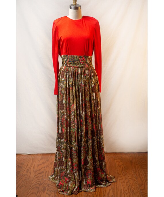 Vintage 1970s Red & Colorful Paisley Long Sleeved