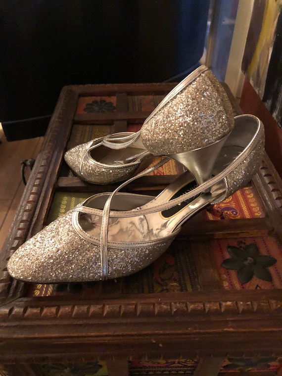 Thom McAn Knockout 60s Silver Glam Pumps - image 6