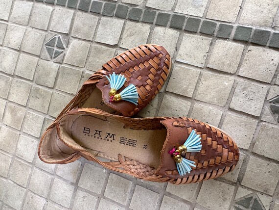 BAM Artesanos Huaraches with Turquoise Tassles - image 7