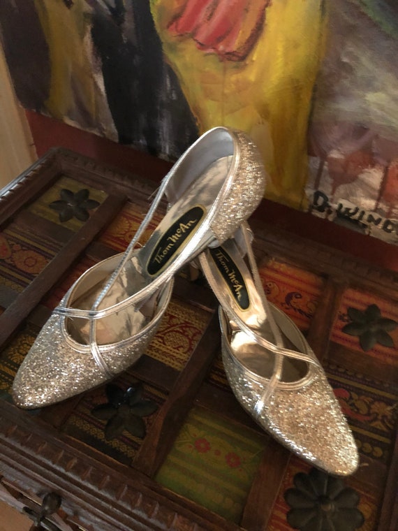 Thom McAn Knockout 60s Silver Glam Pumps - image 5