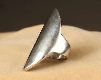 Minimalist Silver Statement Ring, Modern Sculptural Ring, Abstract Shield Ring, Bold Geometric Jewelry, Handmade Brass Silver Finish Ring