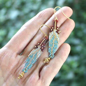 Feather earrings - beadwoven feather earrings - beadwoven earrings - feather jewelry - beadwoven jewelry - festival earrings - boho earrings