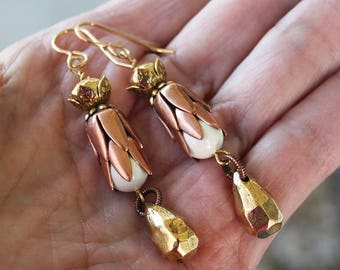 Pendientes de metal mixtos - pendientes de cobre y oro - pendientes de moda - pendientes de perlas - joyería de perlas