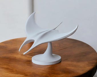Escultura de manta raya • Decoración oceánica abstracta moderna