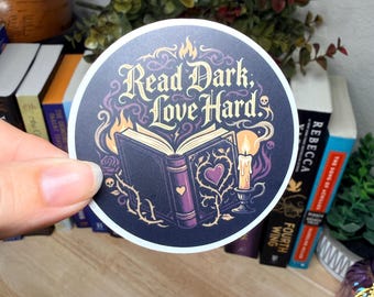 Harde sticker Dark Love lezen | Sticker Gothic-romaanse lezer