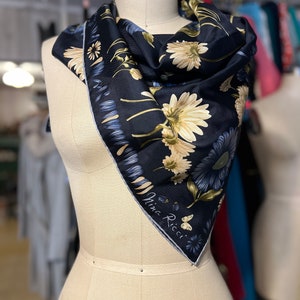 Nina Ricci シルクスカーフ ネイビー Nina Ricci シルクスカーフ ネイビー ヴィンテージ 90 年代 ニナ