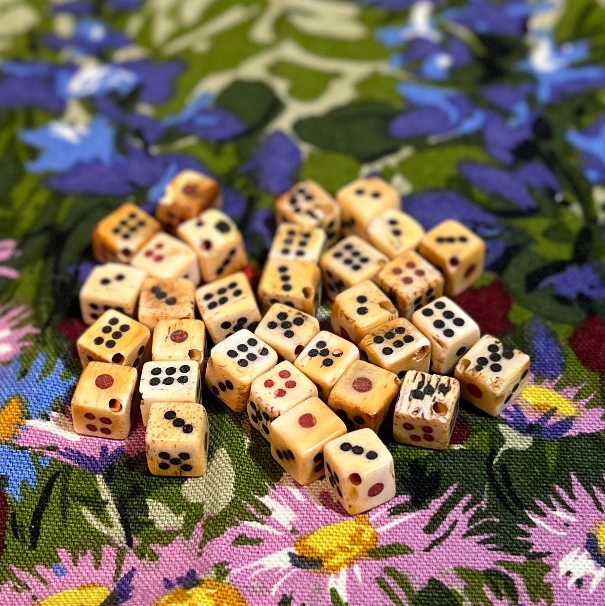 【2024秋冬新作】 Vintage Etsy - Pc 32 - Beads Dice Bone ピアス