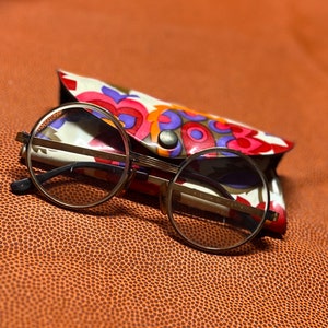 Very Groovy Vintage Round Eyeglasses