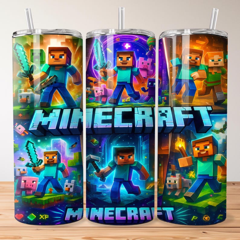 Puede incluir: Tres vasos de acero inoxidable con dise&ntilde;os de Minecraft. Cada vaso presenta gr&aacute;ficos vibrantes de personajes, paisajes y el logotipo del juego Minecraft. Los vasos tienen pajitas y tapas transparentes.