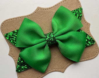 Green Glitter 4 Inch Hair Bow Clip for Girls, Holiday Hair Bow ,  Green Hair Bow , Green Hairbow , Green Hair Clip , Green Glitter Bow