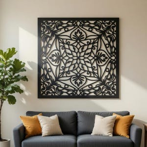 Diseño de pared de metal con mandala floral en formato SVG, archivo de corte láser CNC de alta precisión (descarga digital).