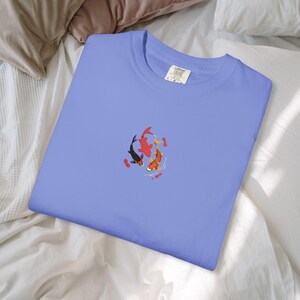 Maglietta con ricamo di pesci koi - Ocean & Moon Spirits Tee immagine 13