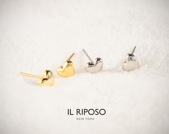 Pendientes minimalistas de corazón en plata de ley chapados en oro de 14 k IR4034