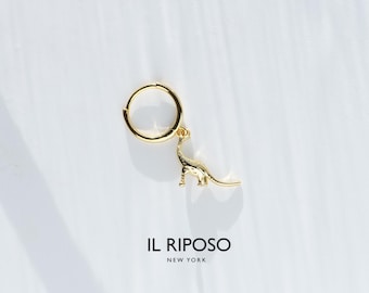 Pendientes de aro de dinosaurio dorados • Joyería con dijes de plata esterlina