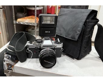 Olympus OM-10  + Olympus 50mm f/1.8 Lens Case  Strap Flash Tested