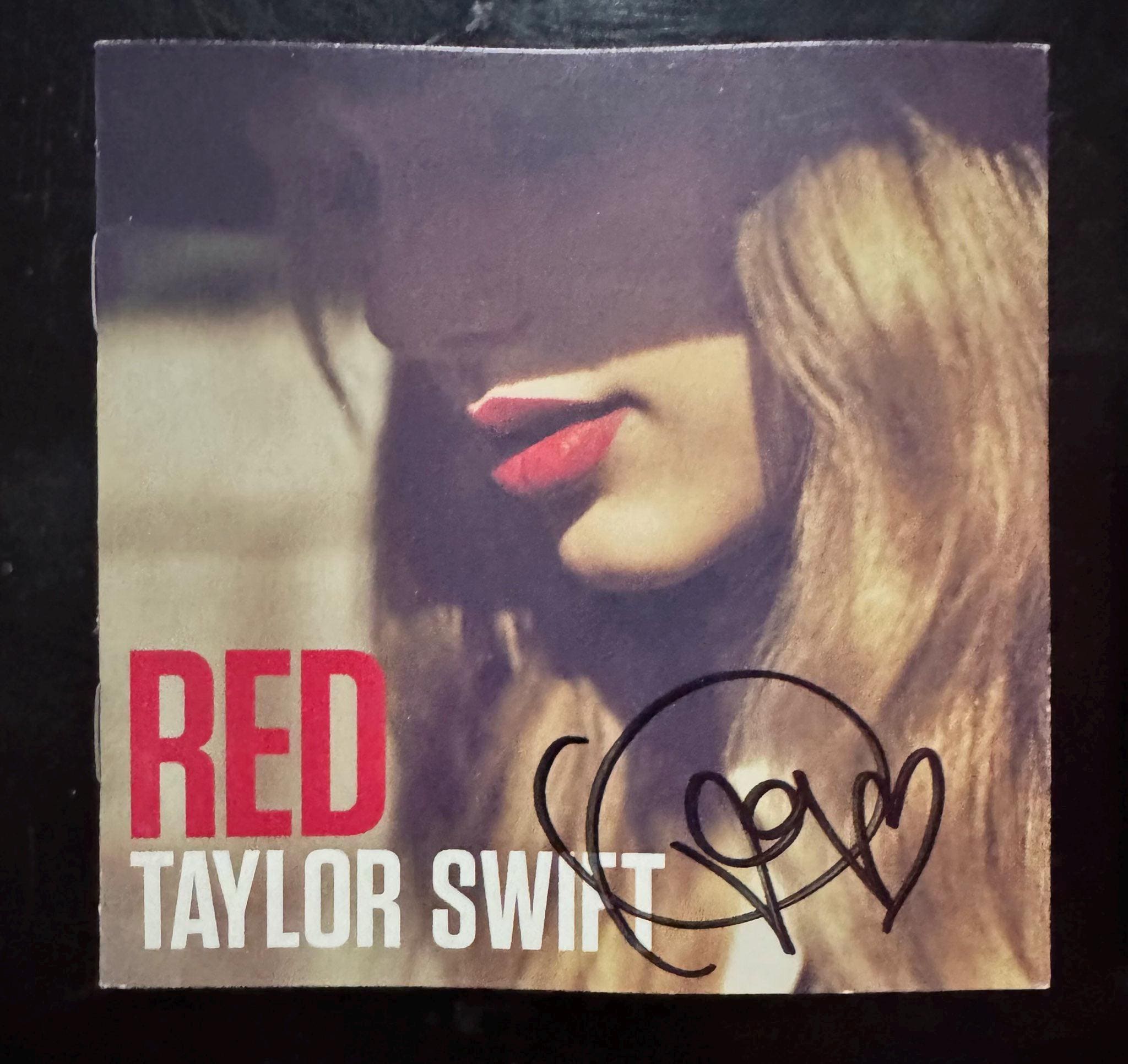 Taylor Swift 2012 Red Autographed CD With Heart Booklet Original