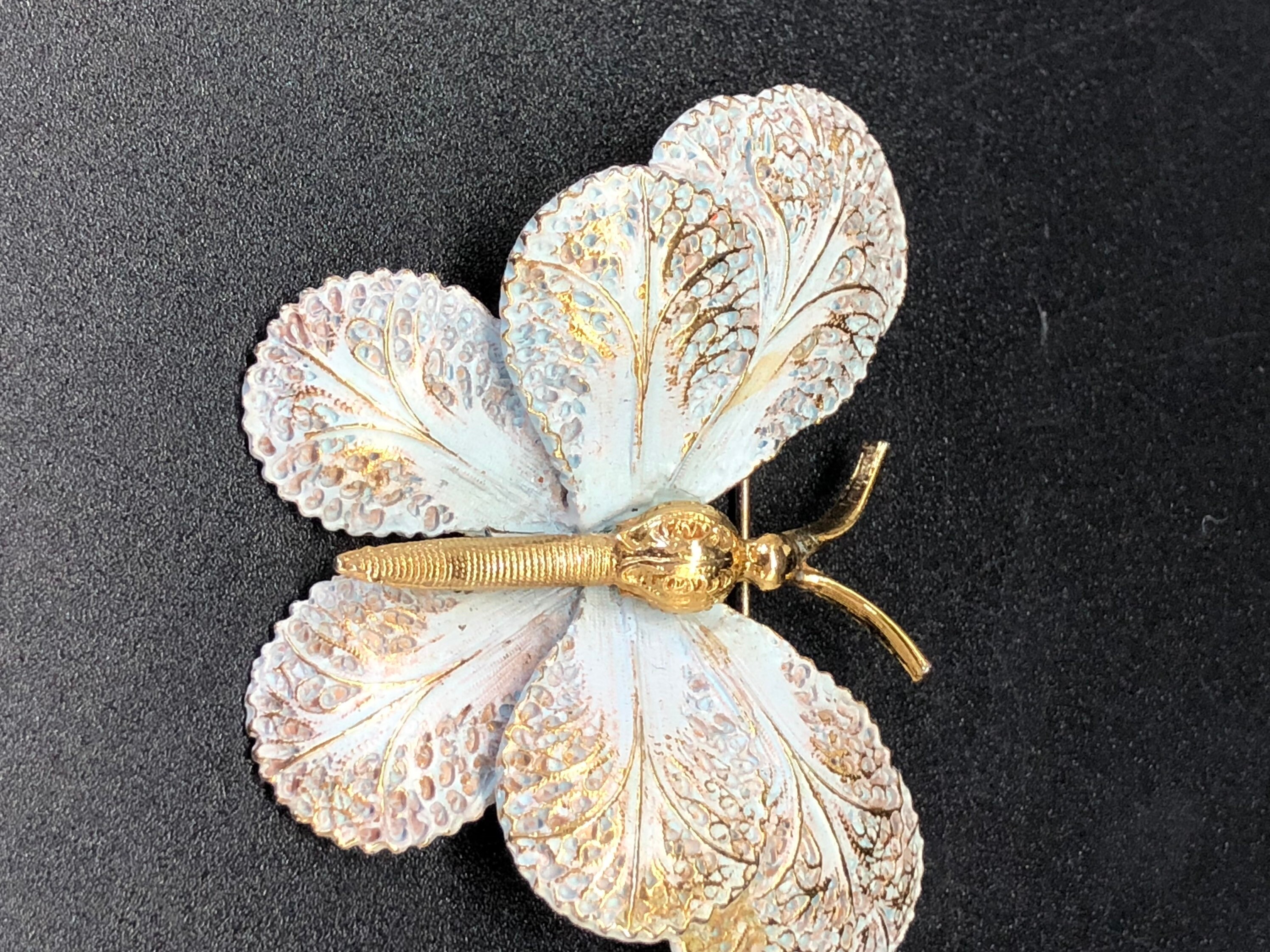 ヴィンテージアート バタフライブローチピン、スプリングベビーブルー