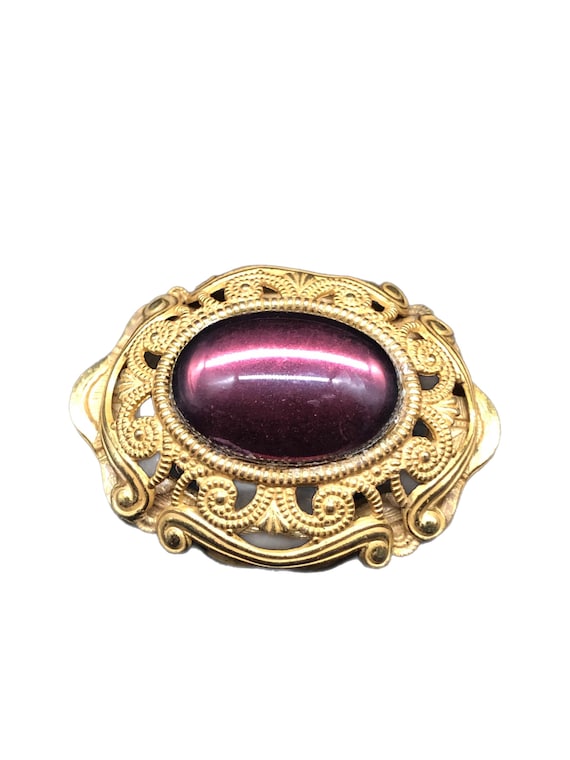 Miriam Haskell 1970-80, amethyst cabochon, gold to