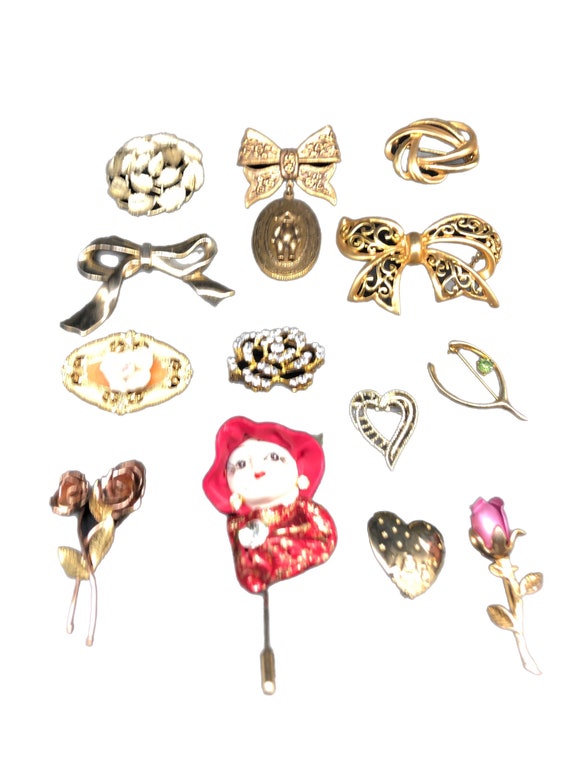 Buy Lot of 14 Vintage Costume Jewelry Gold Tone Brooches/pin Online in  India 
