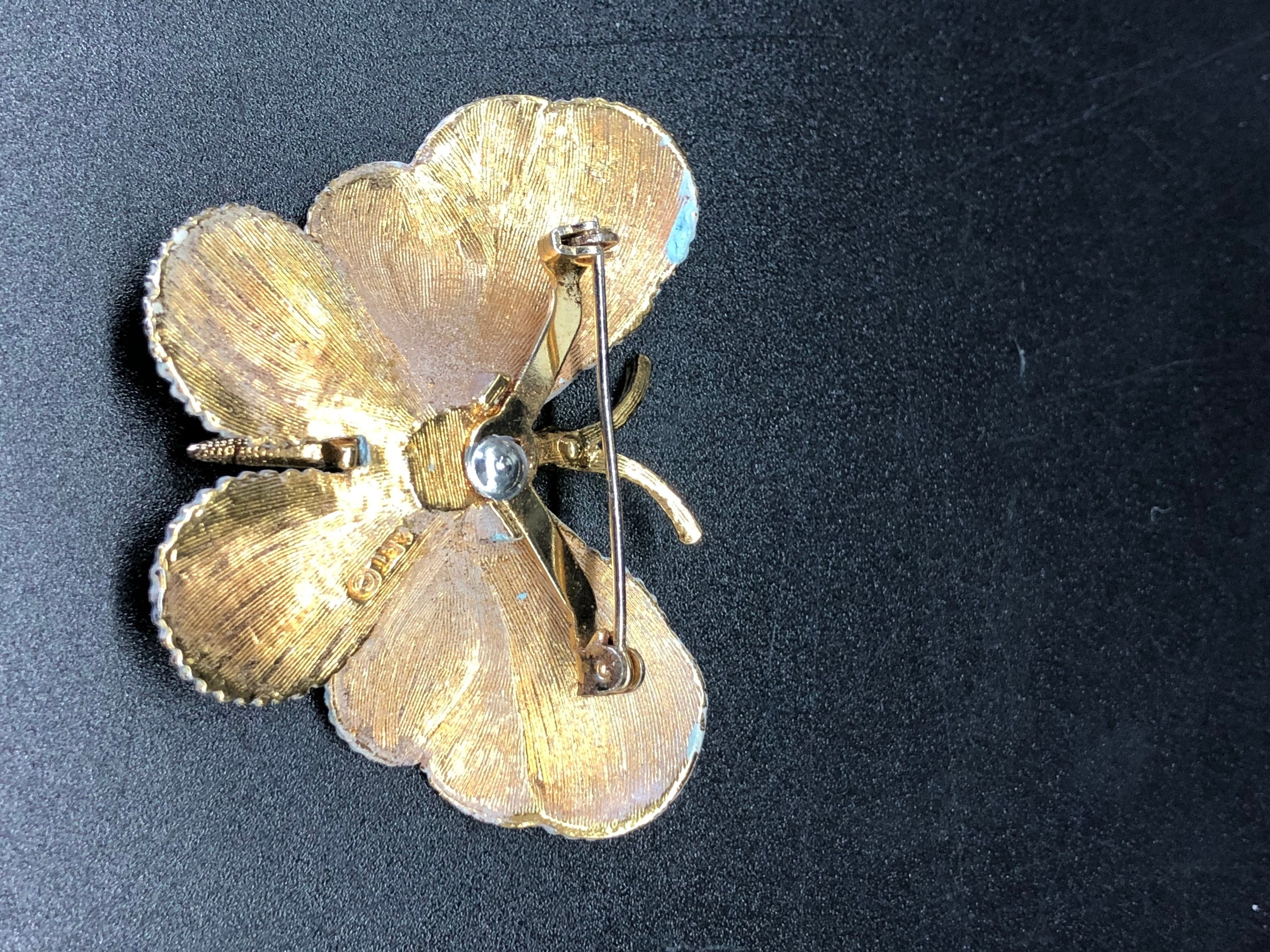 バタフライピンブローチ ヴィンテージアート バタフライブローチピン、スプリングベビーブルー