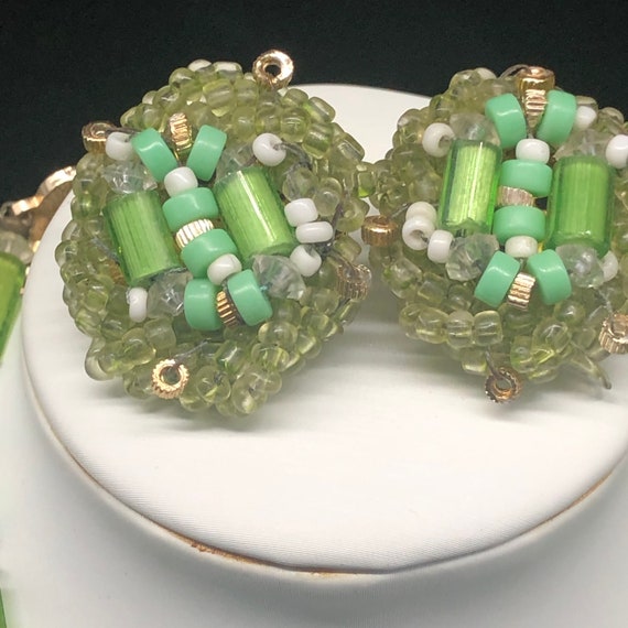 Vintage green  costume jewelry set, 7 strand glas… - image 3