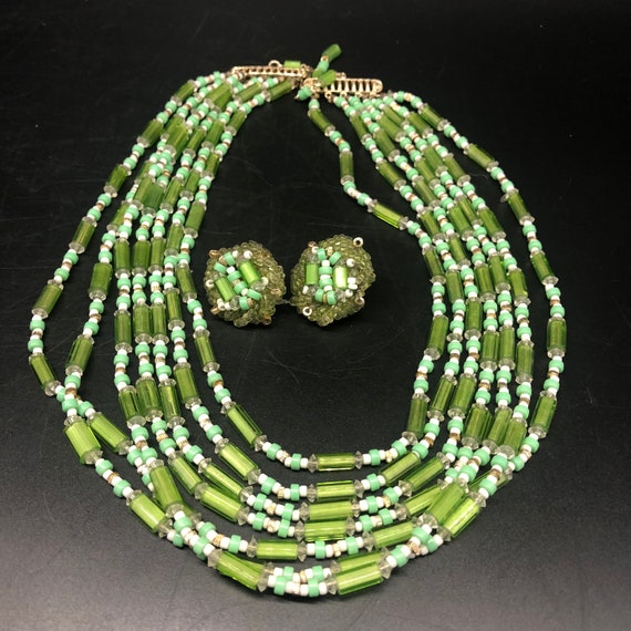 Vintage green  costume jewelry set, 7 strand glas… - image 9