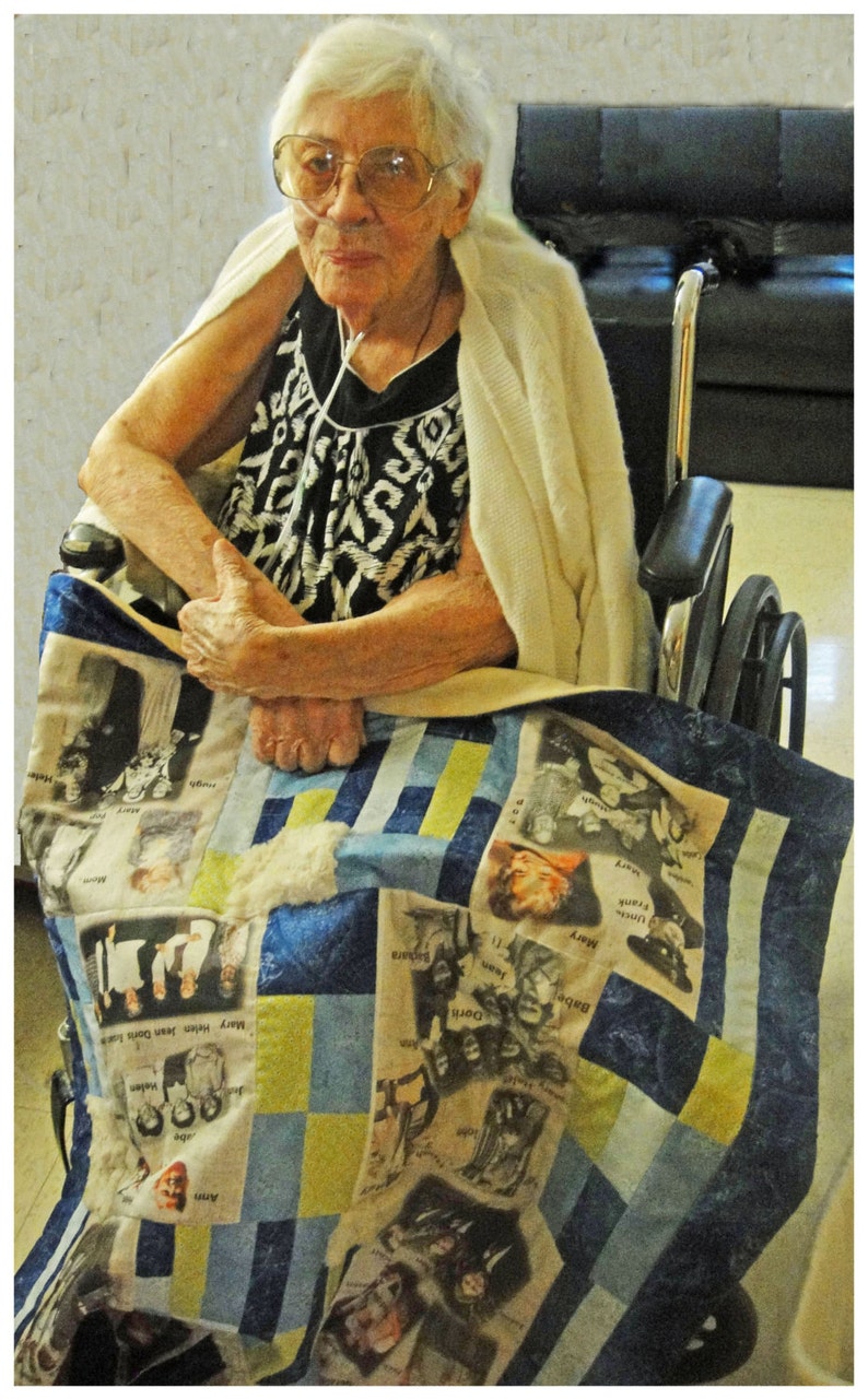 Quilt - Honoring the Memory of Young & Old. Add Meaningful Words to Collages. Alzheimer's Friendly. afbeelding 1
