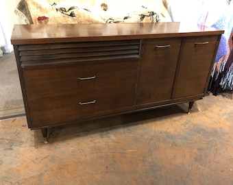 Bassett Furniture Mid Century Credenza