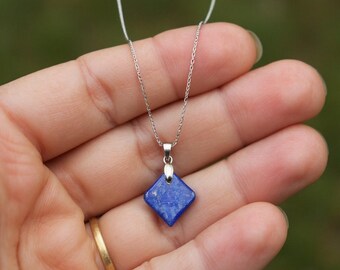 Collier carré à pendentif en lapis-lazuli | Cadeau bijoux chaîne en argent sterling avec pierres précieuses bleues pour elle