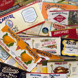 Lot de 28 étiquettes de conserves vintage (années 1900-1930), collection publicitaire alimentaire
