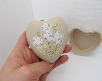 Vintage Sadler England ceramic lidded heart-shaped trinket box with a magnolia floral design