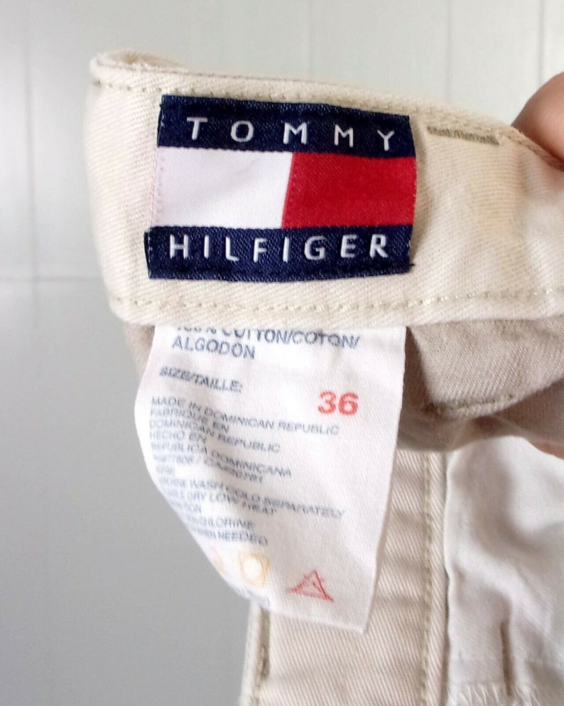 vtg 90s euc Tommy Hilfiger Pleated Front Tan Twill Shorts Crest Logo sz 35