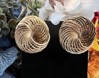 Vintage Gold Toned Metal Wire Swirl  EARRINGS