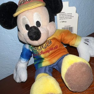 Disneyland 2002 "Ears to You, Mickey" (Mickey Mouse) 8" Plush NWT Bean Bag bild 3
